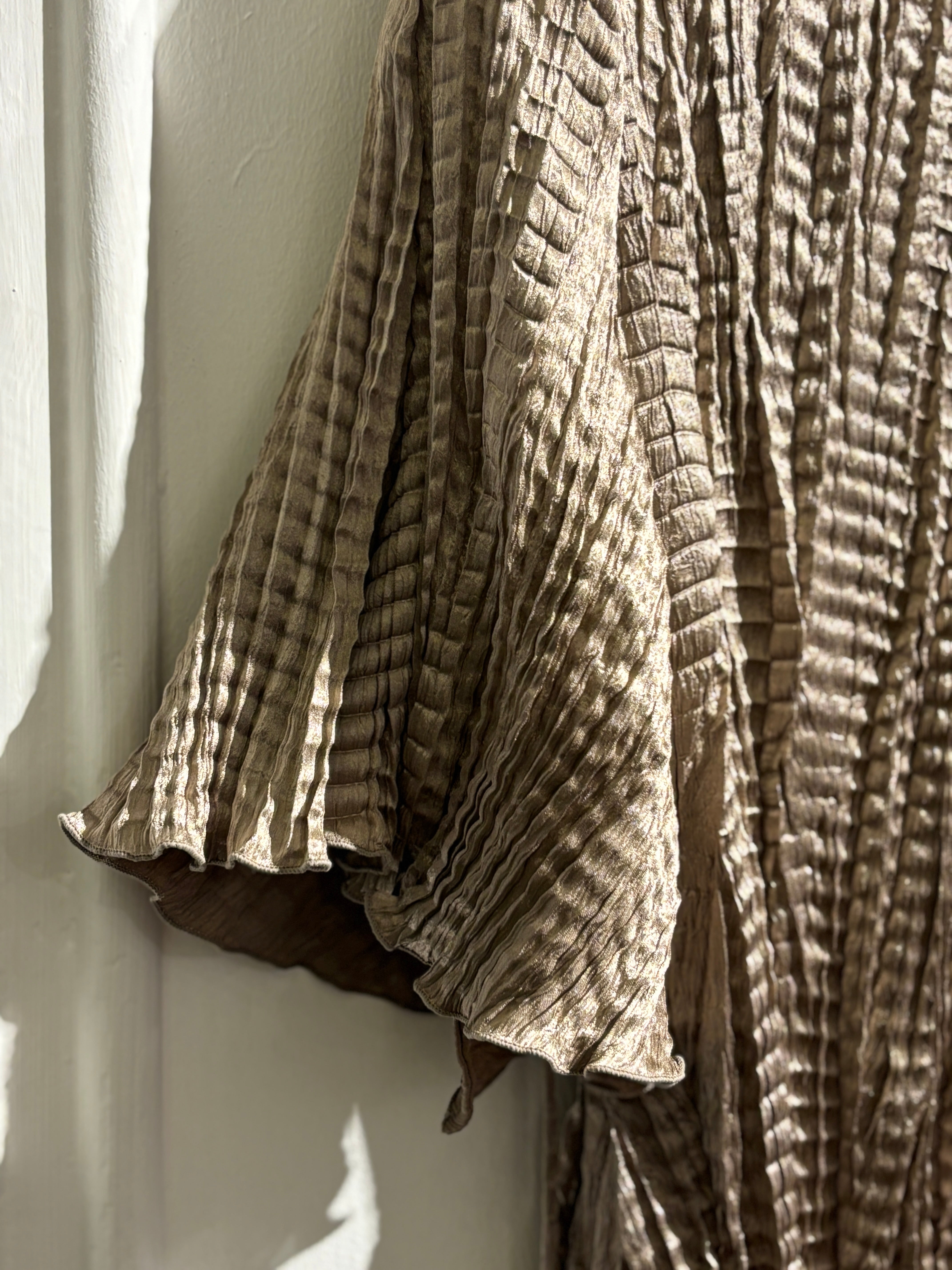 Off-shoulder crinkled top