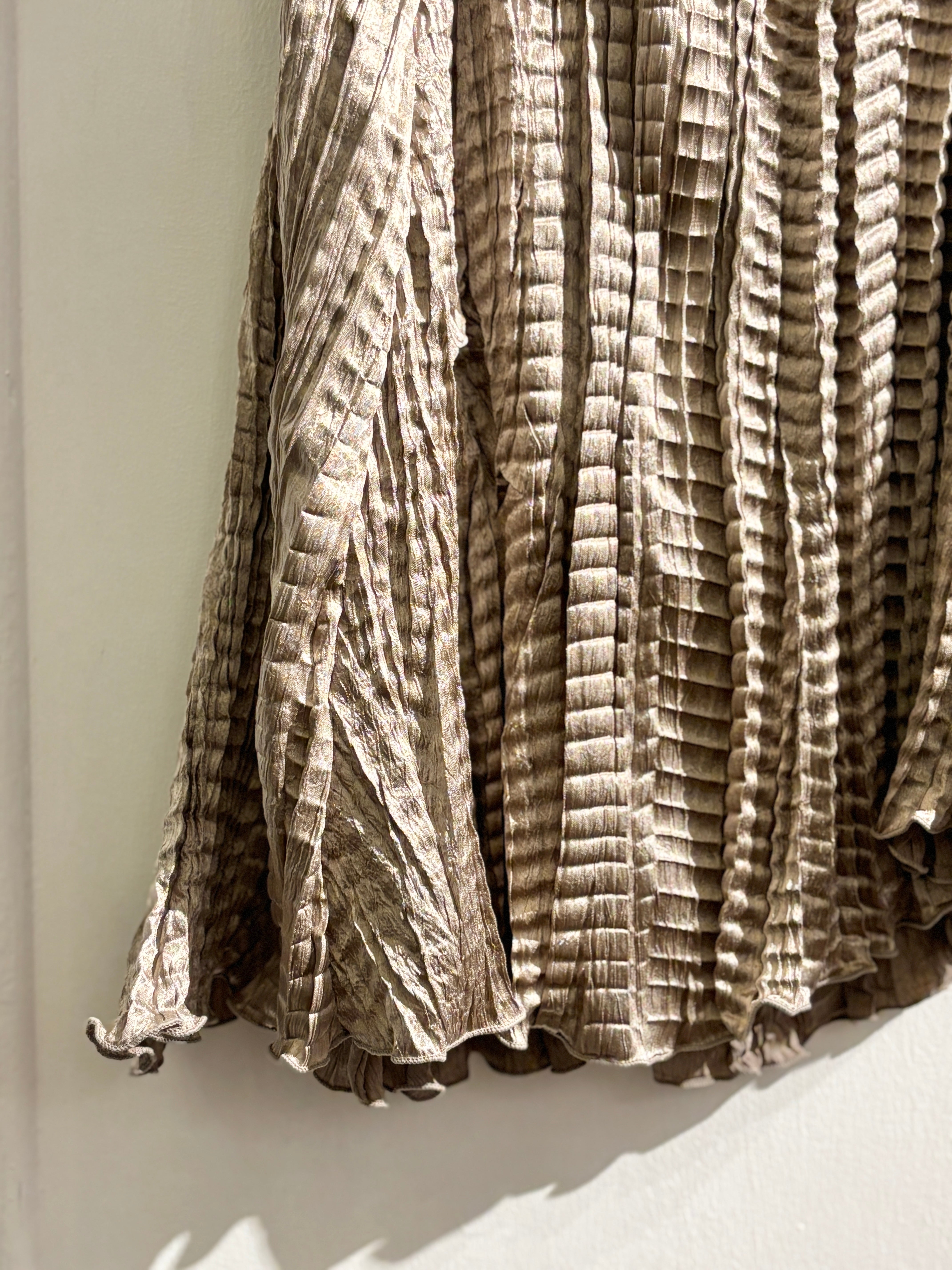 Tiered crinkled midi skirt