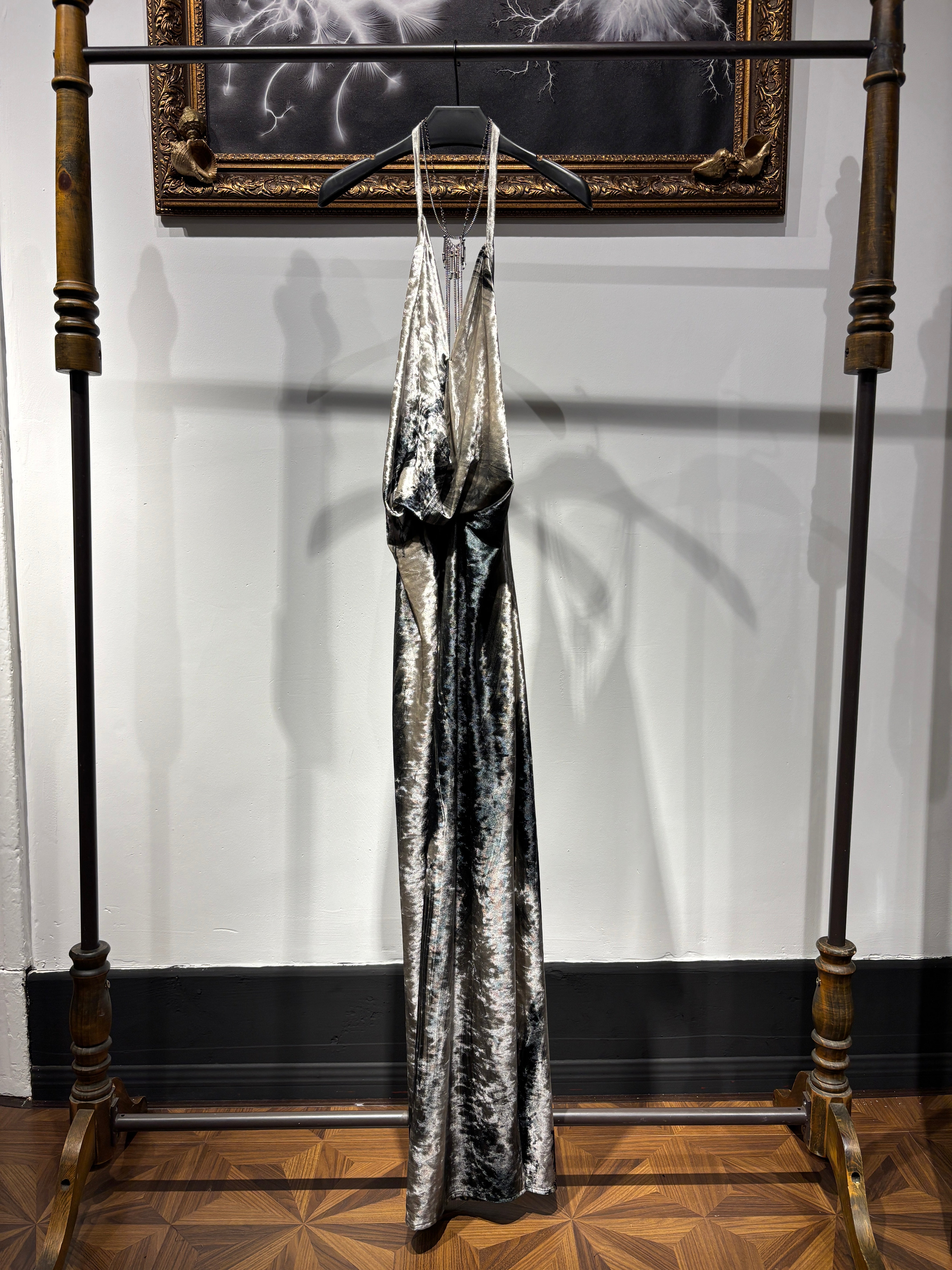 The fluid velvet halter gown